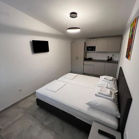 Apartmani Lovren ノヴァリャ エクステリア 写真