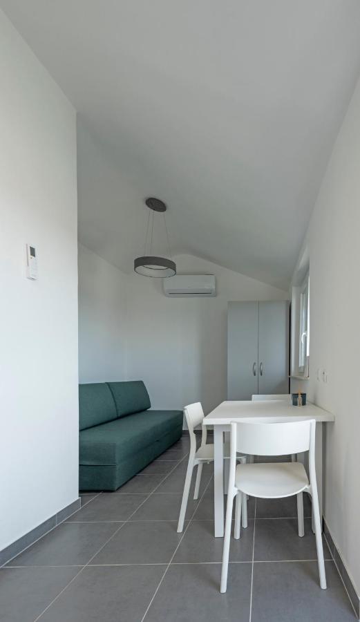 Apartmani Lovren ノヴァリャ エクステリア 写真